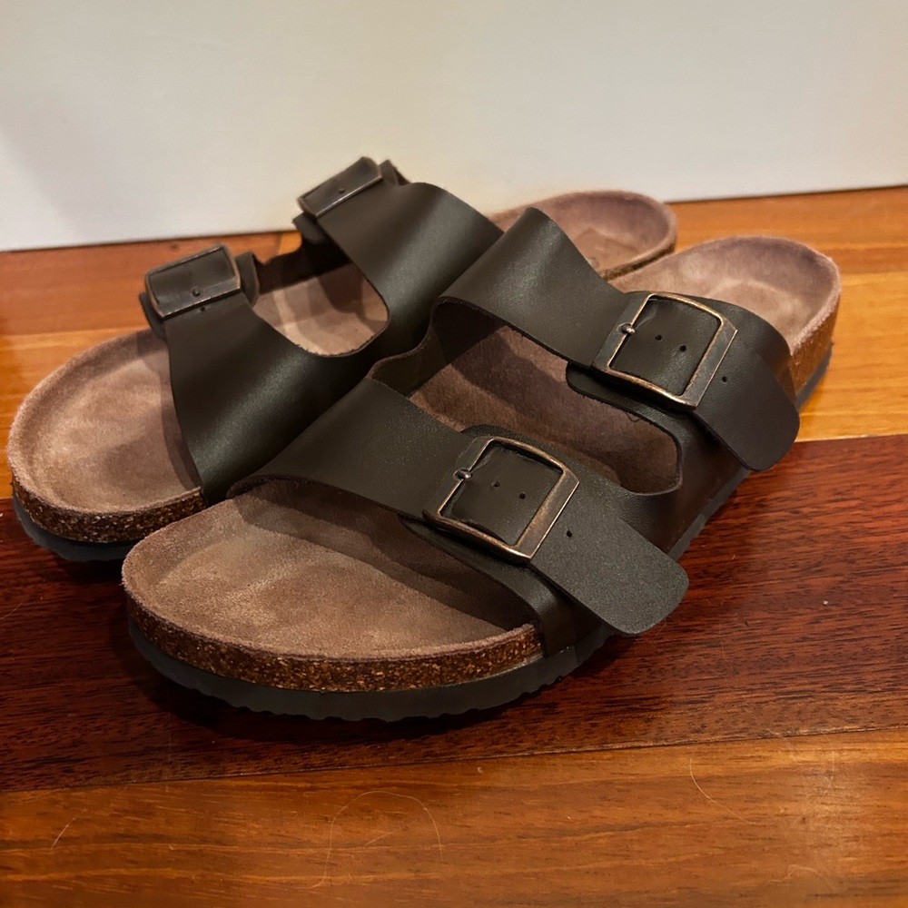 Tommy Bahama Brown Sandals with padded footbed. Size 10.5. New without tags.